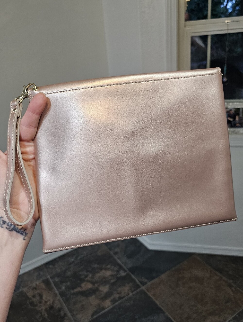 Garuglieri Genuine Leather Envelope Purse Wristlet in Metallic Rose Gold - Picture 4 of 14